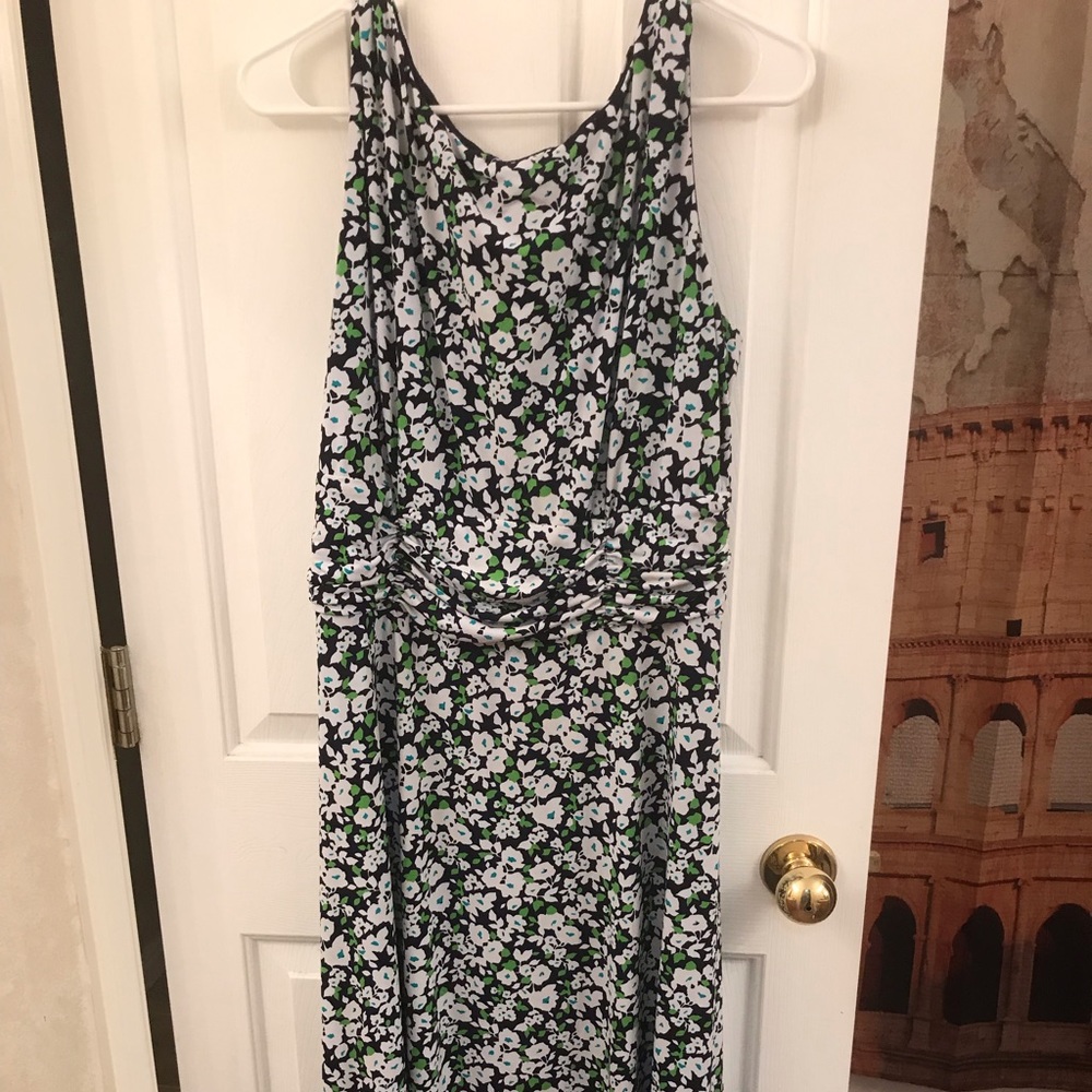 Beautiful floral dress size 18W CJ BANKS